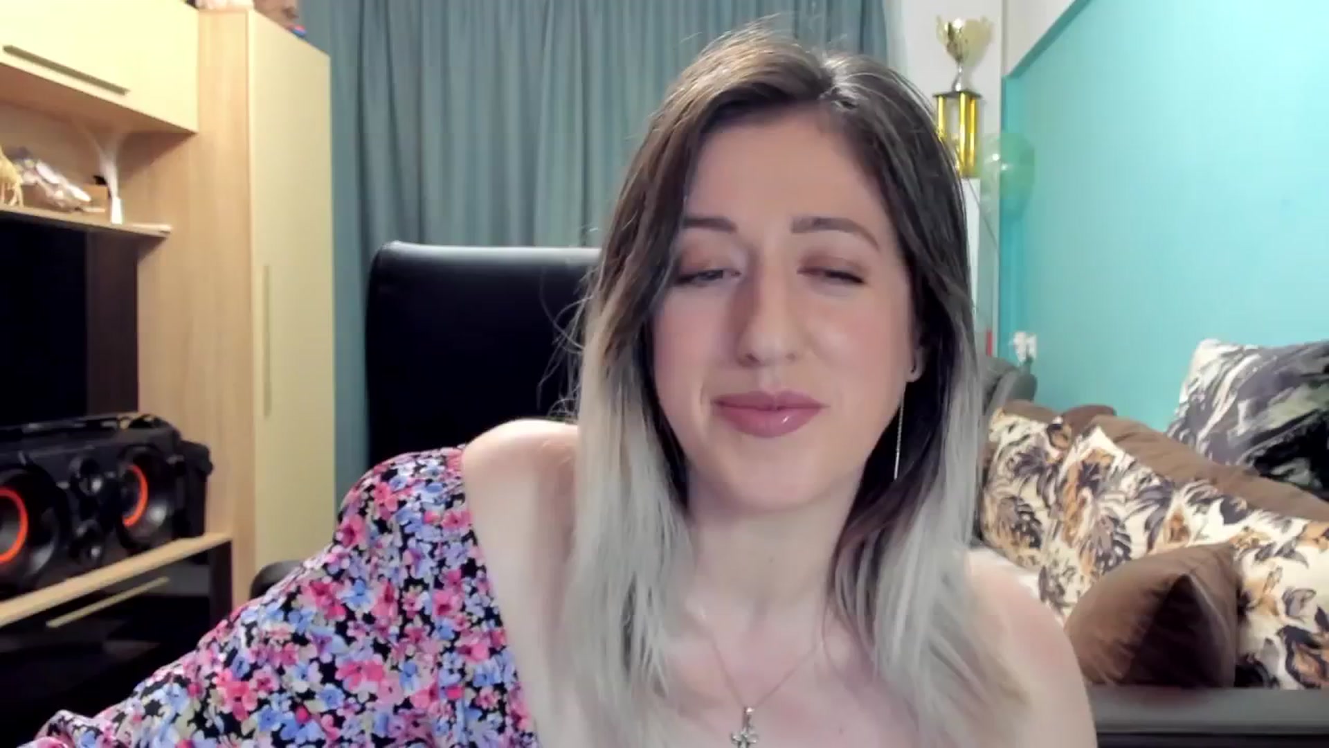 Gallery image thumbnail from SweetDelia_'s myfreecams stream on, 11/06/2024, 01:27 image 1 of 20