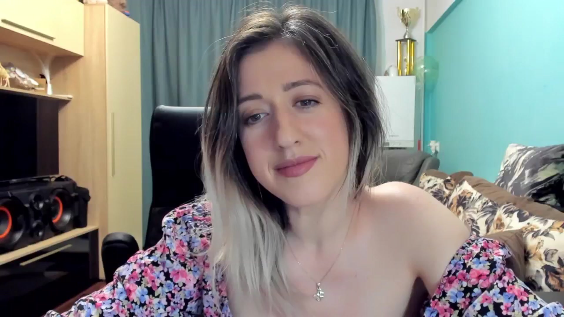 Gallery image thumbnail from SweetDelia_'s myfreecams stream on, 11/06/2024, 01:27 image 7 of 20
