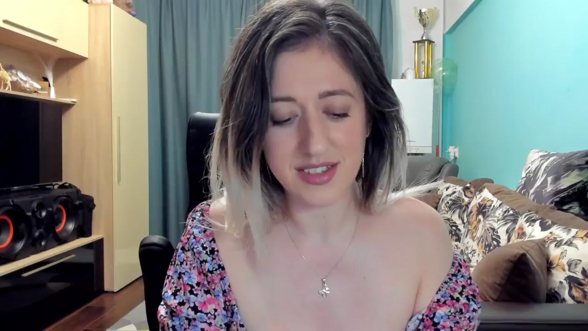Gallery image thumbnail from SweetDelia_'s myfreecams stream on, 11/06/2024, 01:27 image 11 of 20