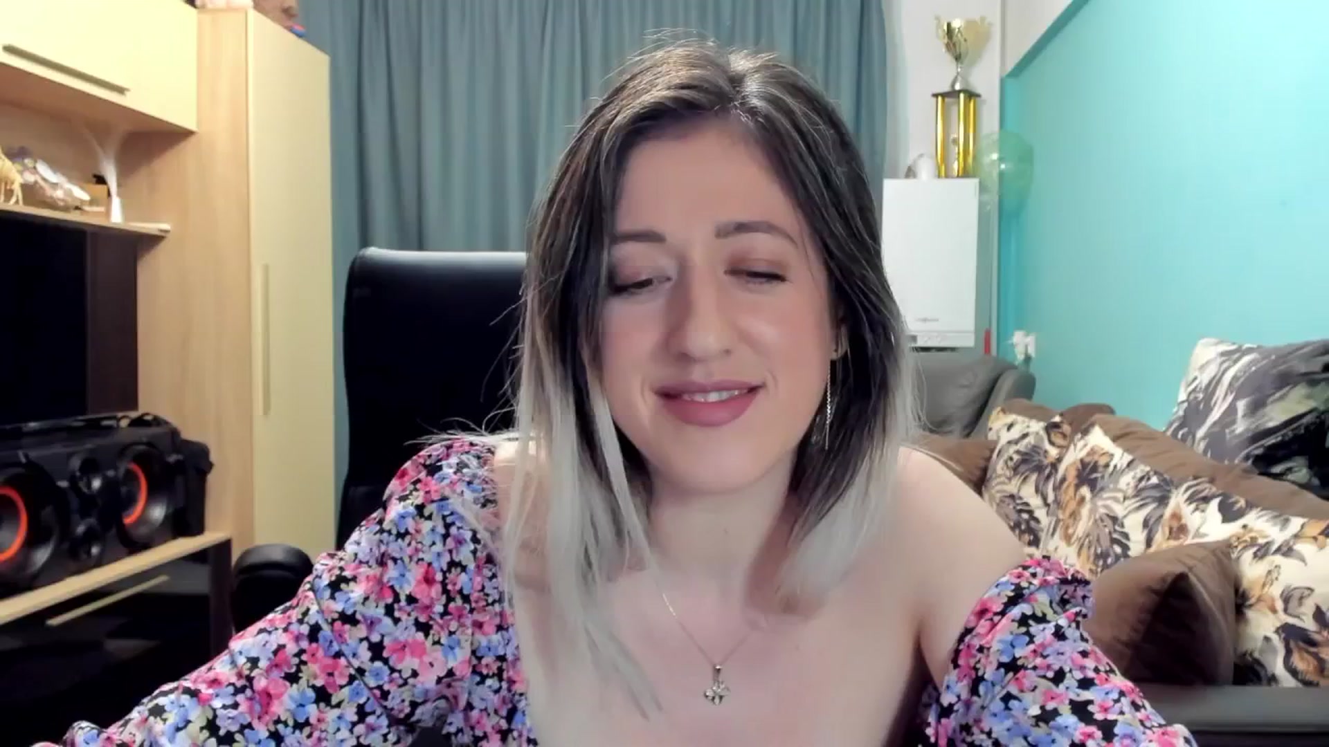 Gallery image thumbnail from SweetDelia_'s myfreecams stream on, 11/06/2024, 01:27 image 15 of 20