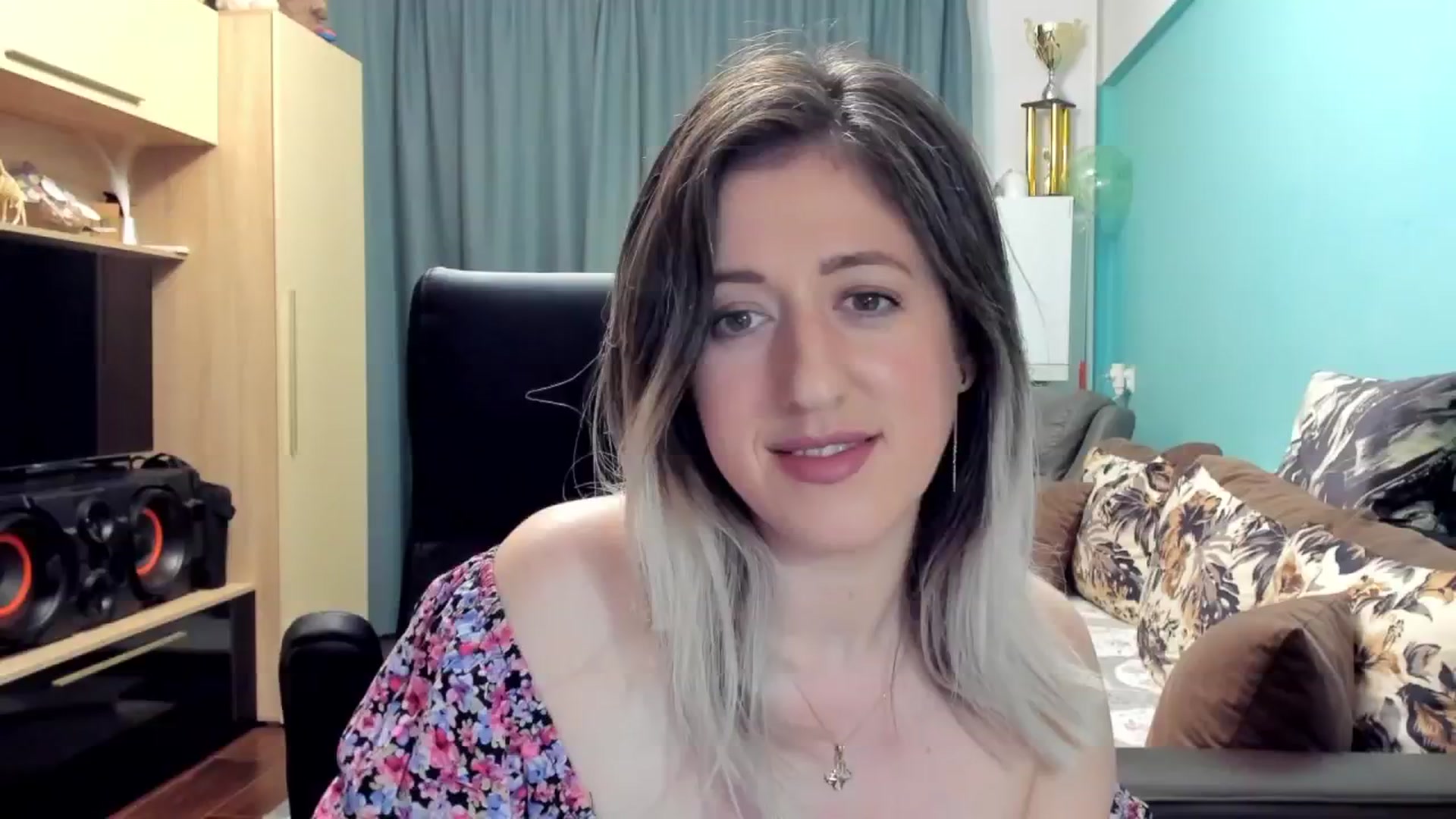 Gallery image thumbnail from SweetDelia_'s myfreecams stream on, 11/06/2024, 01:27 image 3 of 20