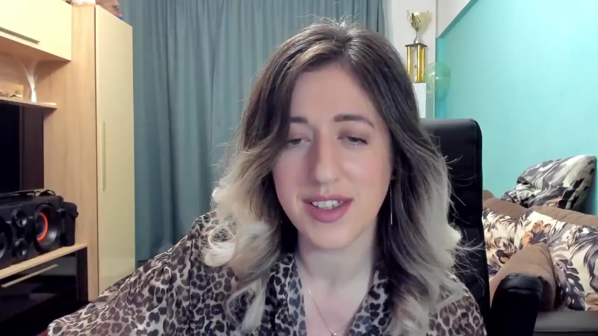 Gallery image thumbnail from SweetDelia_'s myfreecams stream on, 11/11/2024, 23:13 image 14 of 20