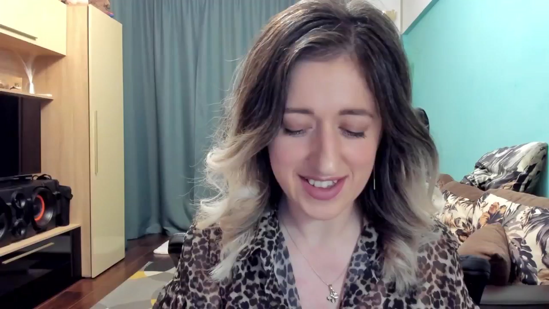 Gallery image thumbnail from SweetDelia_'s myfreecams stream on, 11/11/2024, 23:13 image 12 of 20