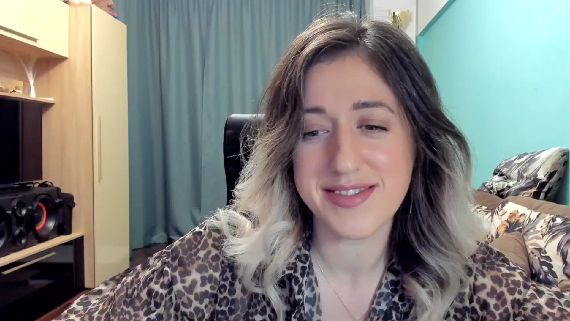 Gallery image thumbnail from SweetDelia_'s myfreecams stream on, 11/11/2024, 23:13 image 2 of 20