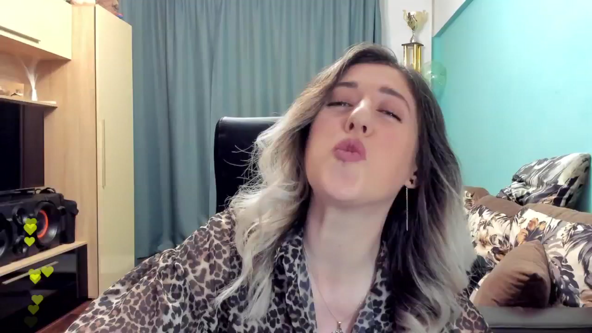 Gallery image thumbnail from SweetDelia_'s myfreecams stream on, 11/11/2024, 23:13 image 5 of 20