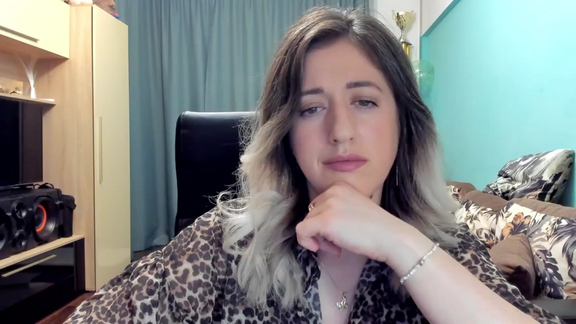Gallery image thumbnail from SweetDelia_'s myfreecams stream on, 11/12/2024, 24:02 image 18 of 20