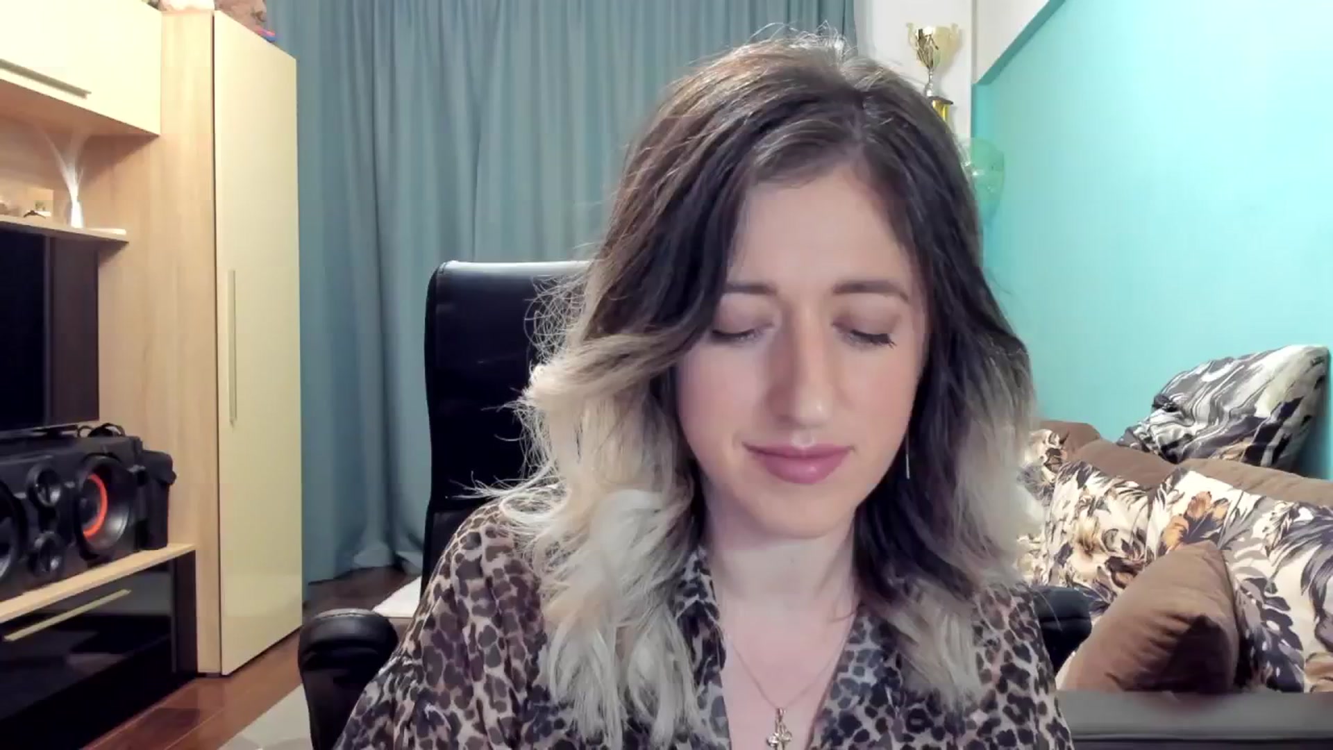 Gallery image thumbnail from SweetDelia_'s myfreecams stream on, 11/12/2024, 24:02 image 9 of 20