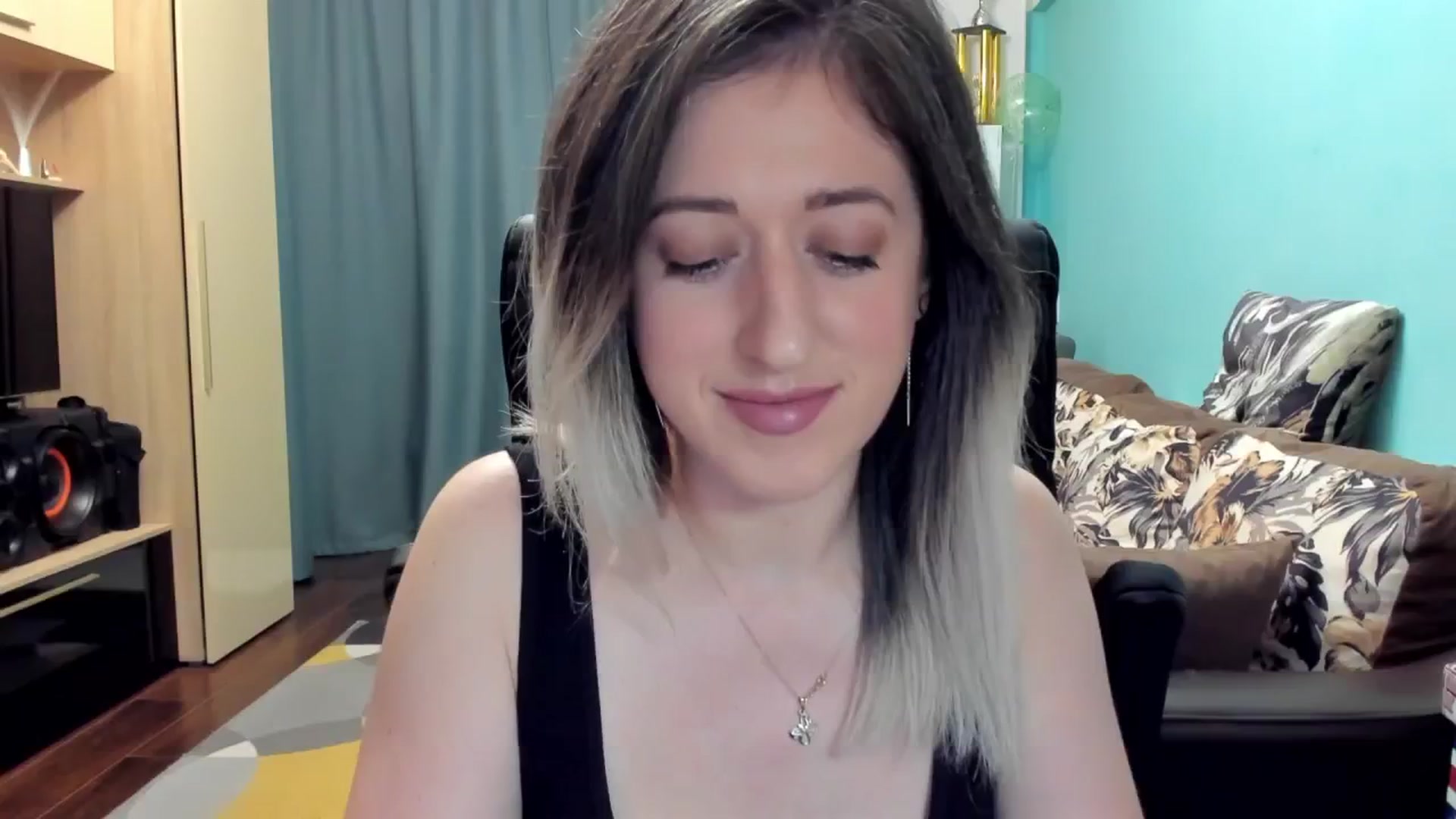 Gallery image thumbnail from SweetDelia_'s myfreecams stream on, 11/22/2024, 24:34 image 4 of 20