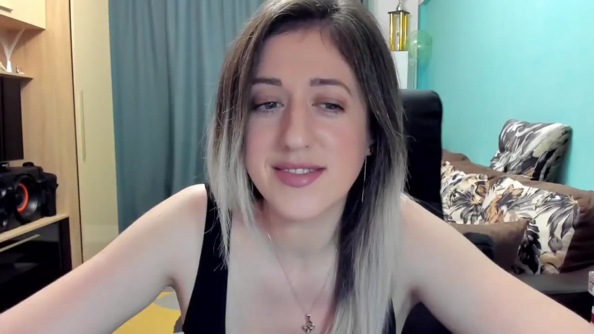 Gallery image thumbnail from SweetDelia_'s myfreecams stream on, 11/22/2024, 24:34 image 6 of 20