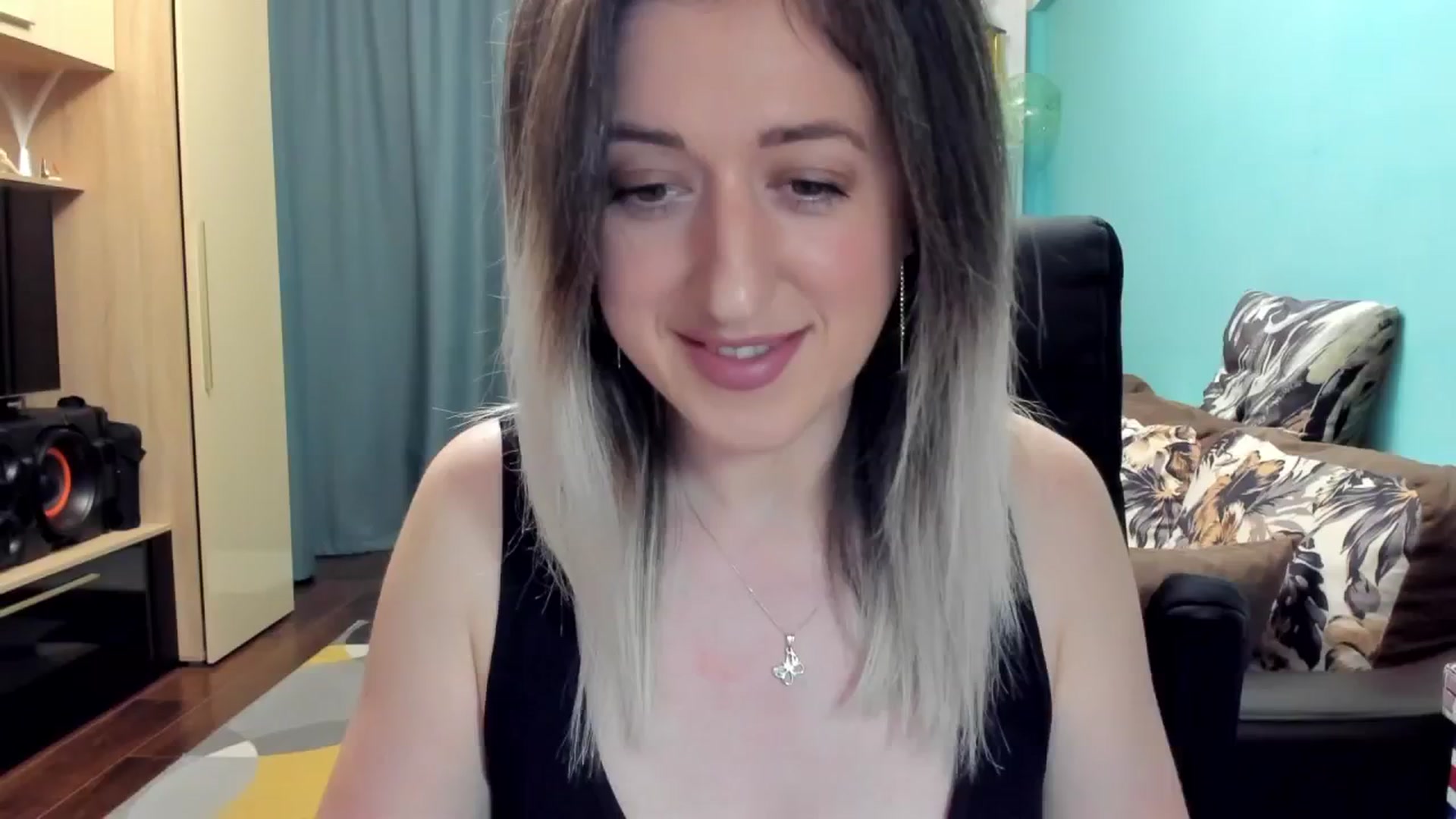 Gallery image thumbnail from SweetDelia_'s myfreecams stream on, 11/22/2024, 24:34 image 18 of 20