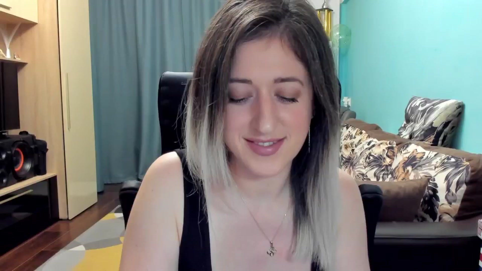Gallery image thumbnail from SweetDelia_'s myfreecams stream on, 11/22/2024, 24:34 image 8 of 20