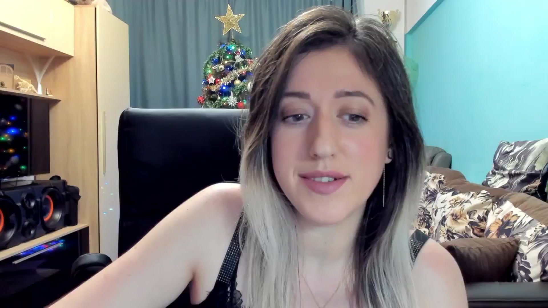 Gallery image thumbnail from SweetDelia_'s myfreecams stream on, 11/25/2024, 23:06 image 4 of 20