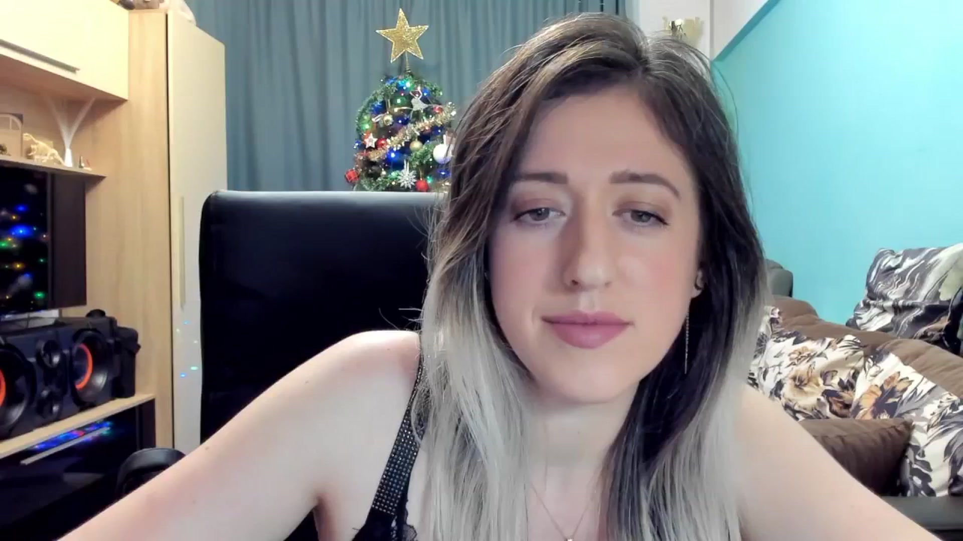Gallery image thumbnail from SweetDelia_'s myfreecams stream on, 11/25/2024, 23:06 image 1 of 20