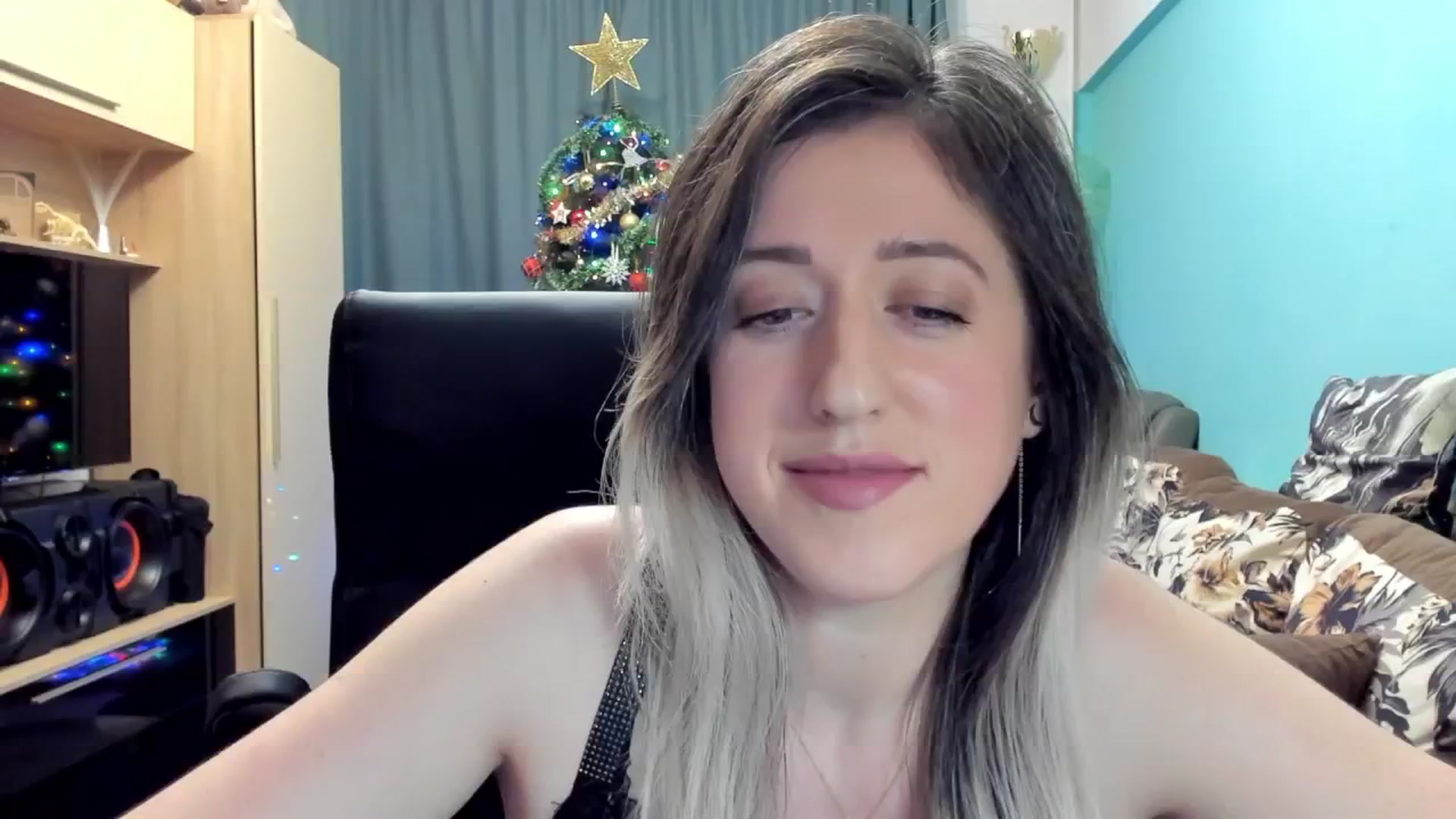 Gallery image thumbnail from SweetDelia_'s myfreecams stream on, 11/25/2024, 23:06 image 8 of 20