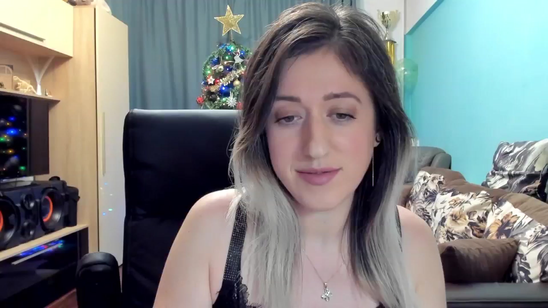 Gallery image thumbnail from SweetDelia_'s myfreecams stream on, 11/25/2024, 23:06 image 7 of 20