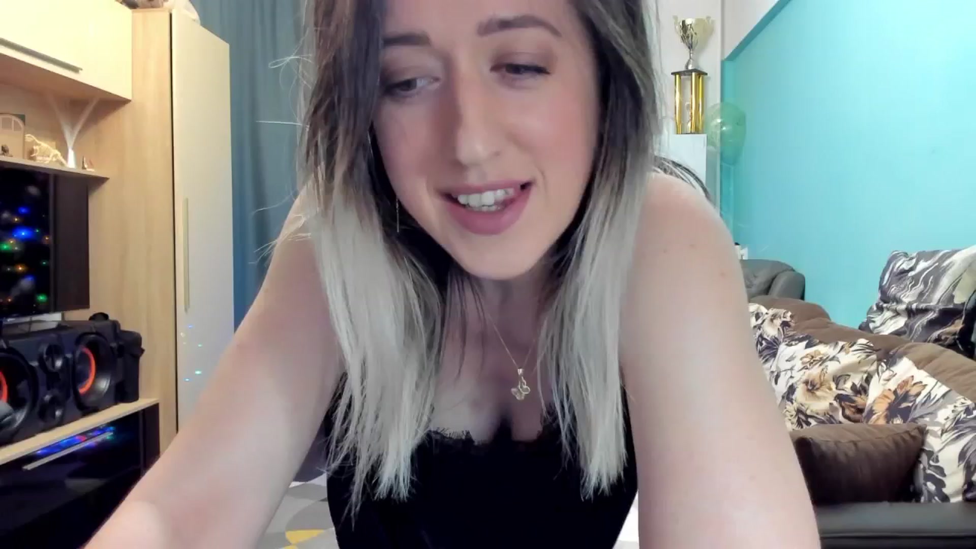 Gallery image thumbnail from SweetDelia_'s myfreecams stream on, 11/25/2024, 23:06 image 18 of 20
