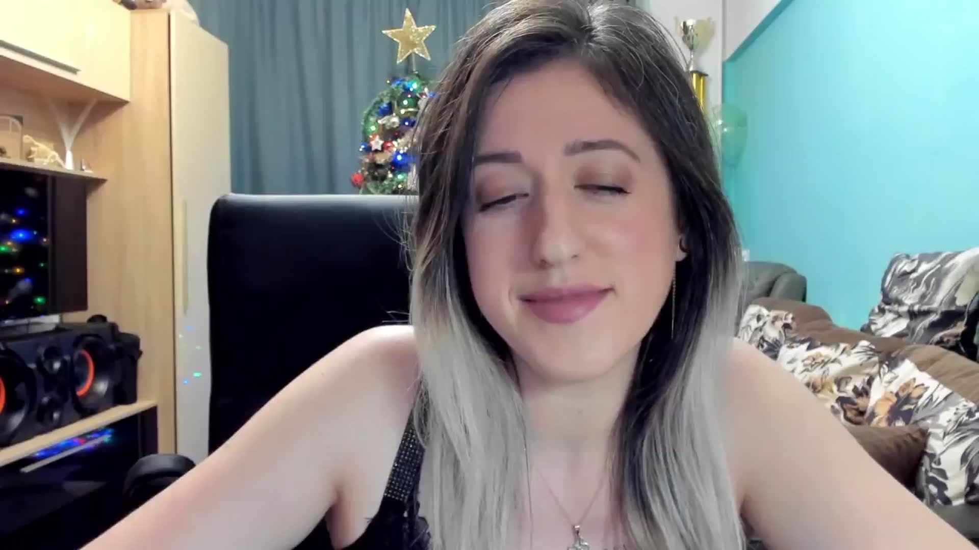 Gallery image thumbnail from SweetDelia_'s myfreecams stream on, 11/25/2024, 23:06 image 6 of 20