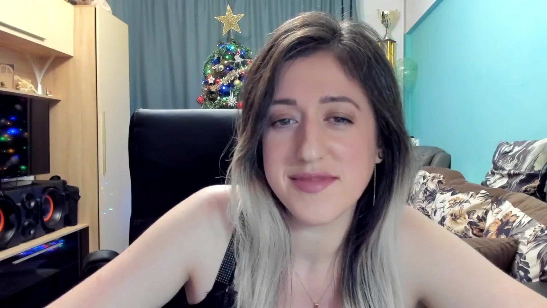Gallery image thumbnail from SweetDelia_'s myfreecams stream on, 11/25/2024, 23:06 image 11 of 20