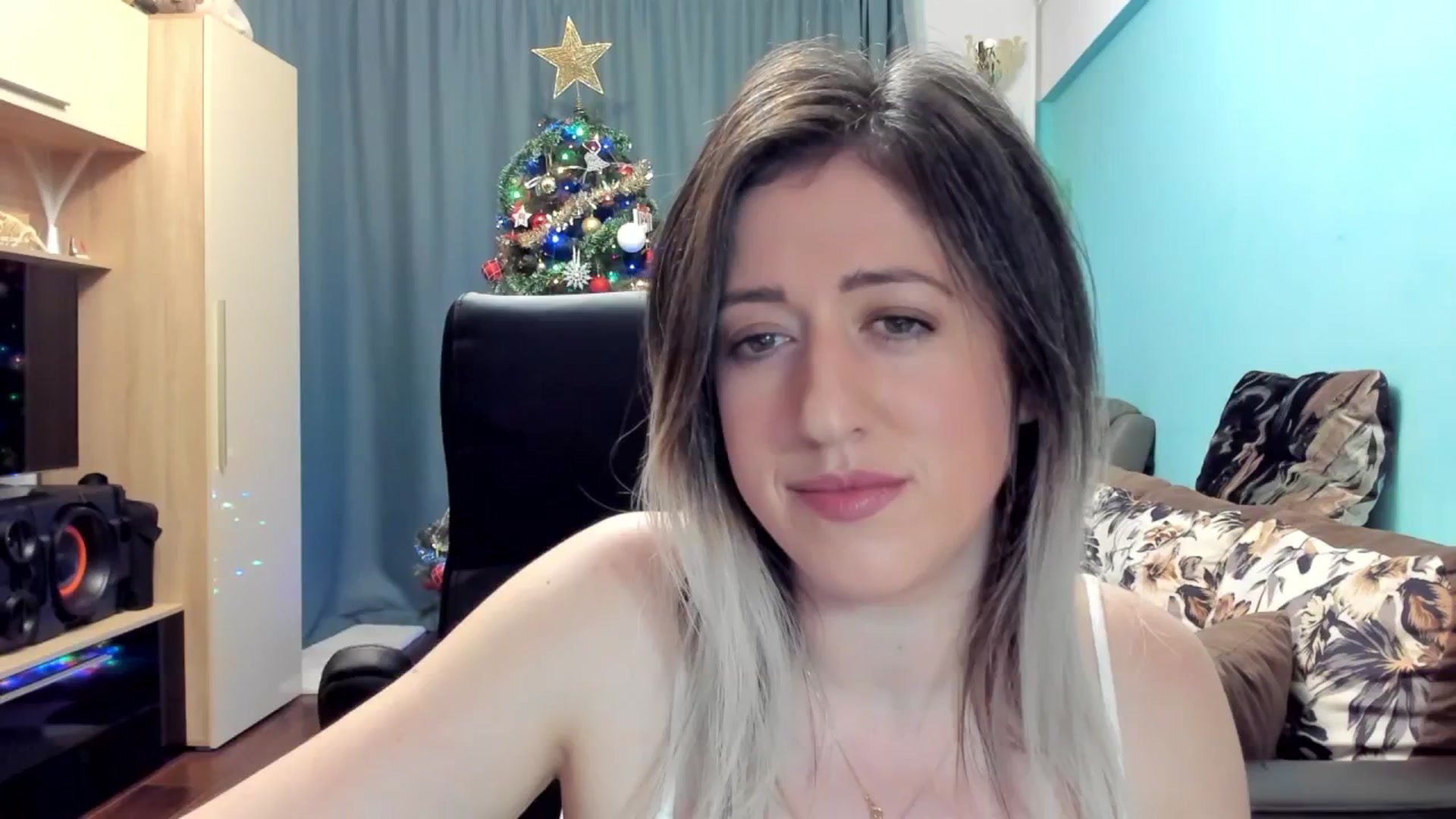 Gallery image thumbnail from SweetDelia_'s myfreecams stream on, 11/27/2024, 24:54 image 6 of 20