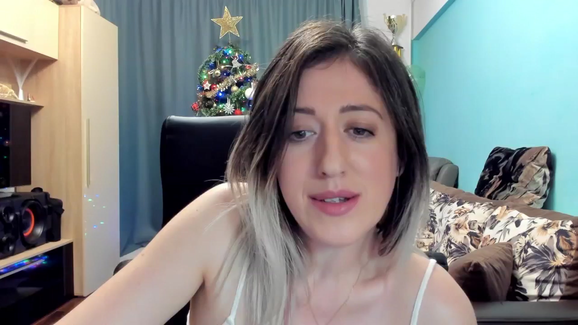 Gallery image thumbnail from SweetDelia_'s myfreecams stream on, 11/27/2024, 24:54 image 16 of 20