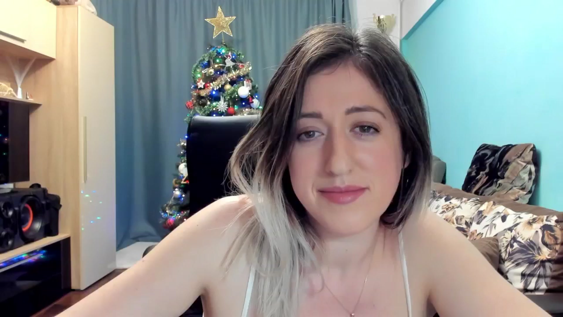 Gallery image thumbnail from SweetDelia_'s myfreecams stream on, 11/27/2024, 24:54 image 15 of 20