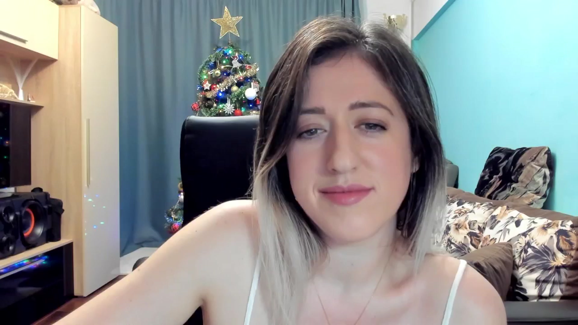 Gallery image thumbnail from SweetDelia_'s myfreecams stream on, 11/27/2024, 24:54 image 12 of 20