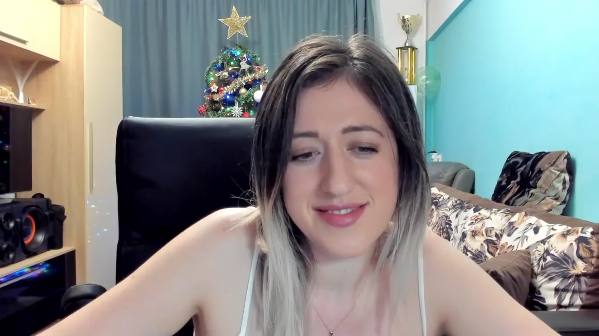 Gallery image thumbnail from SweetDelia_'s myfreecams stream on, 11/27/2024, 03:14 image 9 of 20