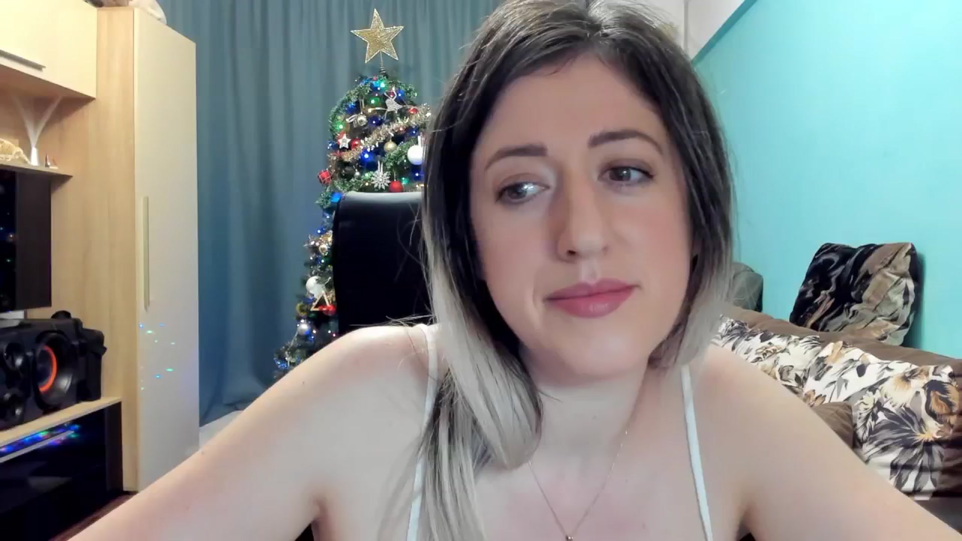 Gallery image thumbnail from SweetDelia_'s myfreecams stream on, 11/27/2024, 03:14 image 1 of 20