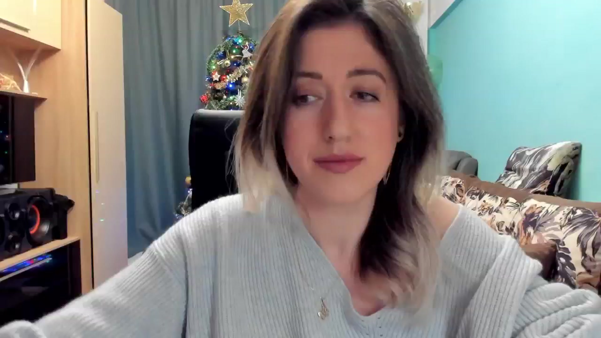 Gallery image thumbnail from SweetDelia_'s myfreecams stream on, 11/28/2024, 23:13 image 2 of 20