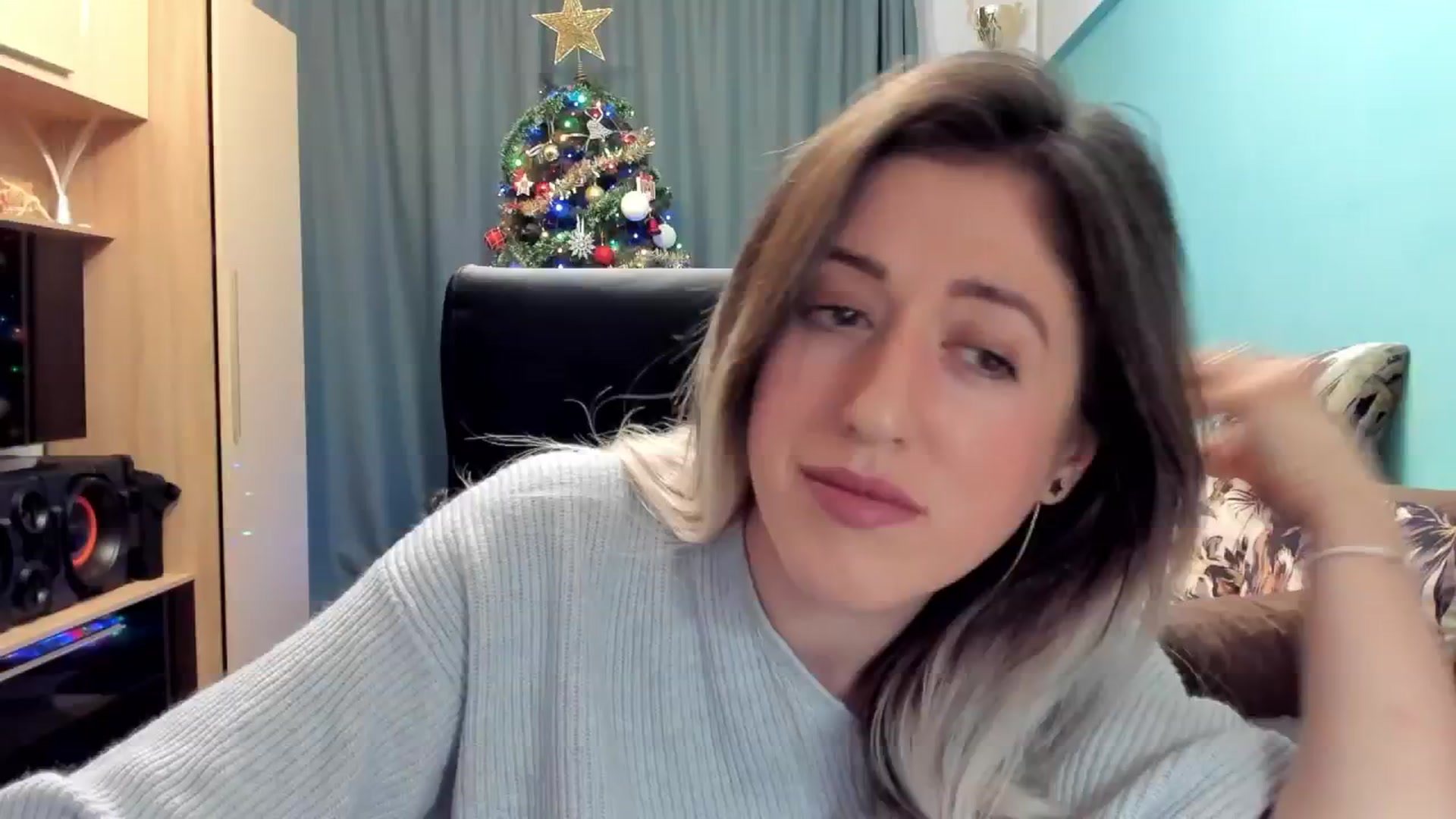 Gallery image thumbnail from SweetDelia_'s myfreecams stream on, 11/28/2024, 23:13 image 8 of 20
