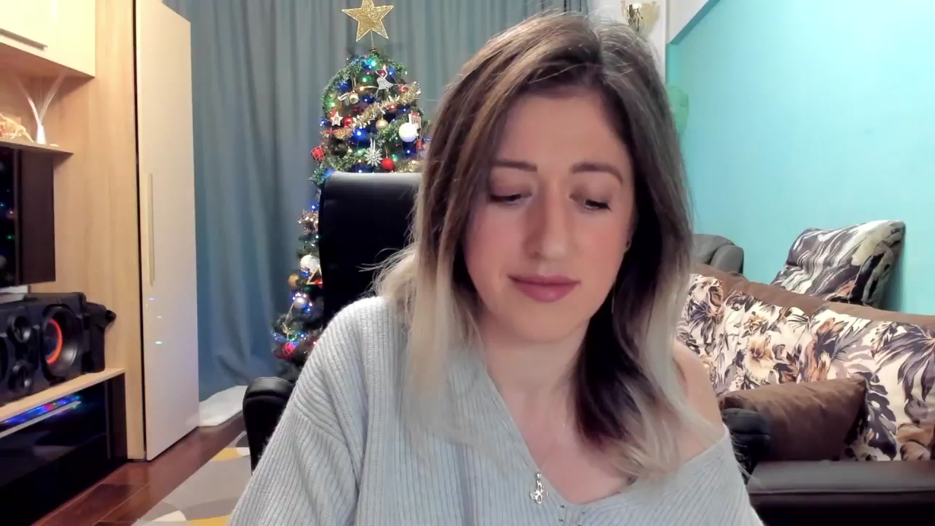 Gallery image thumbnail from SweetDelia_'s myfreecams stream on, 11/28/2024, 23:13 image 11 of 20