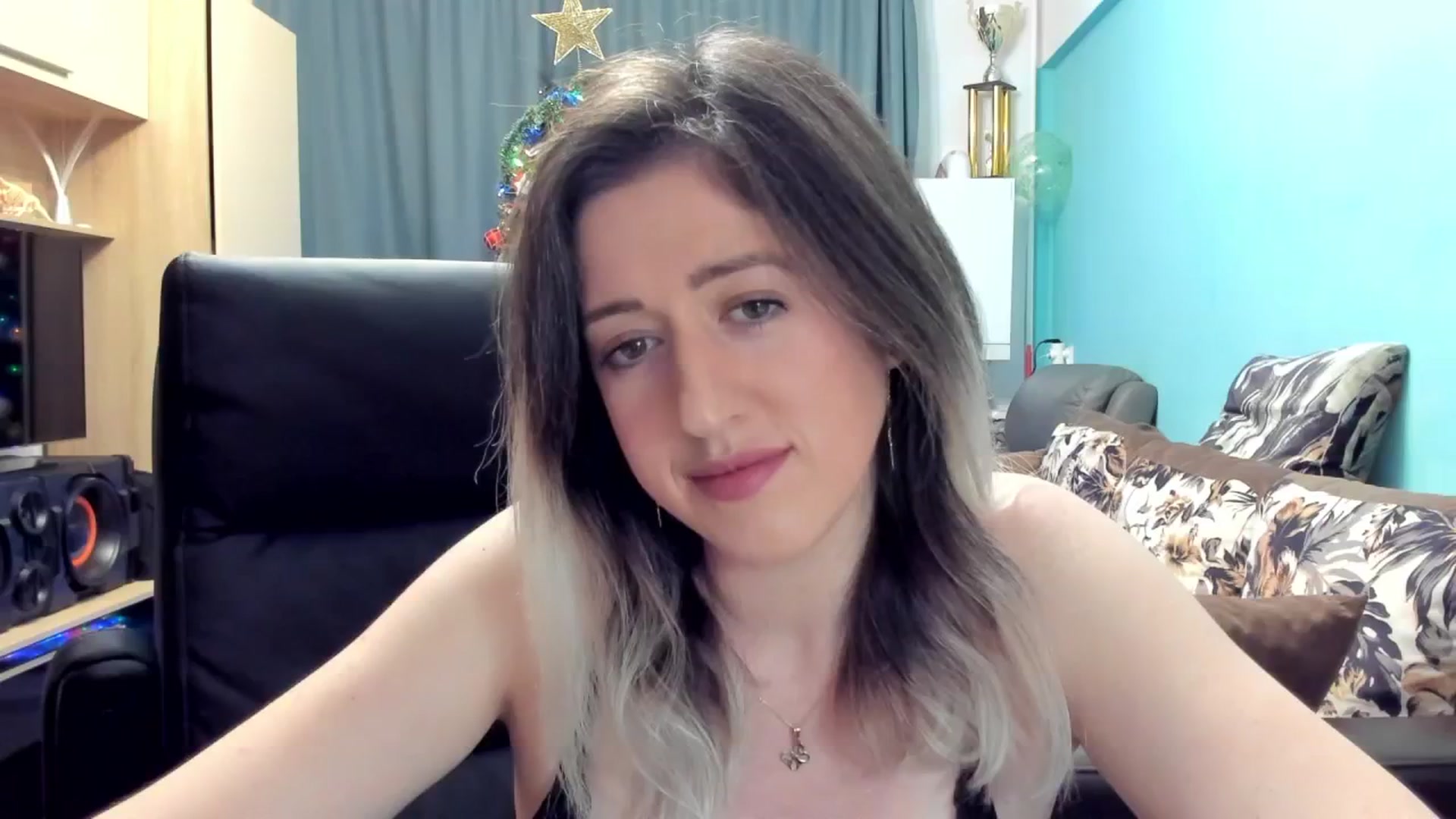 Gallery image thumbnail from SweetDelia_'s myfreecams stream on, 11/29/2024, 01:15 image 13 of 20