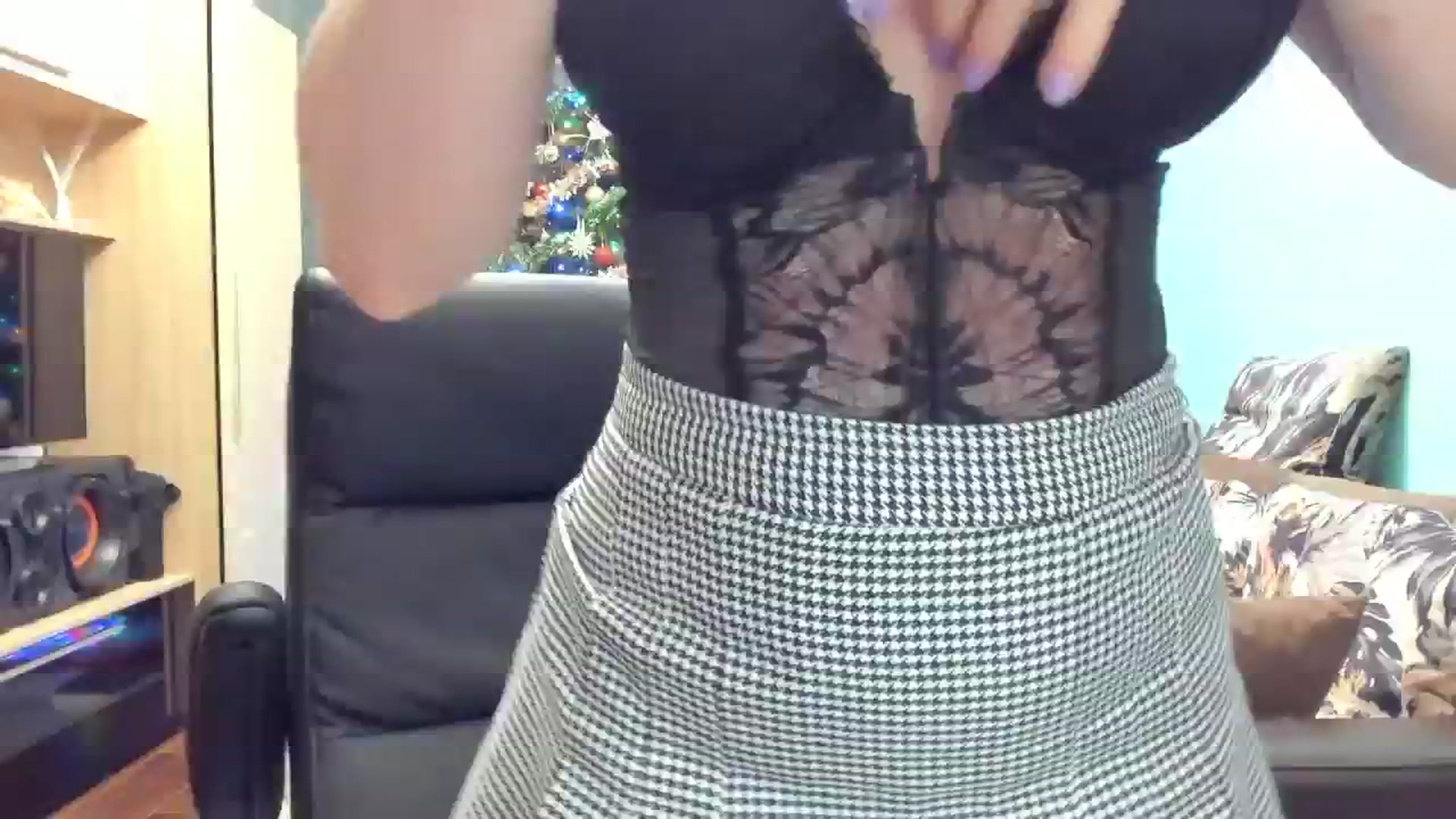 Gallery image thumbnail from SweetDelia_'s myfreecams stream on, 11/29/2024, 01:15 image 8 of 20