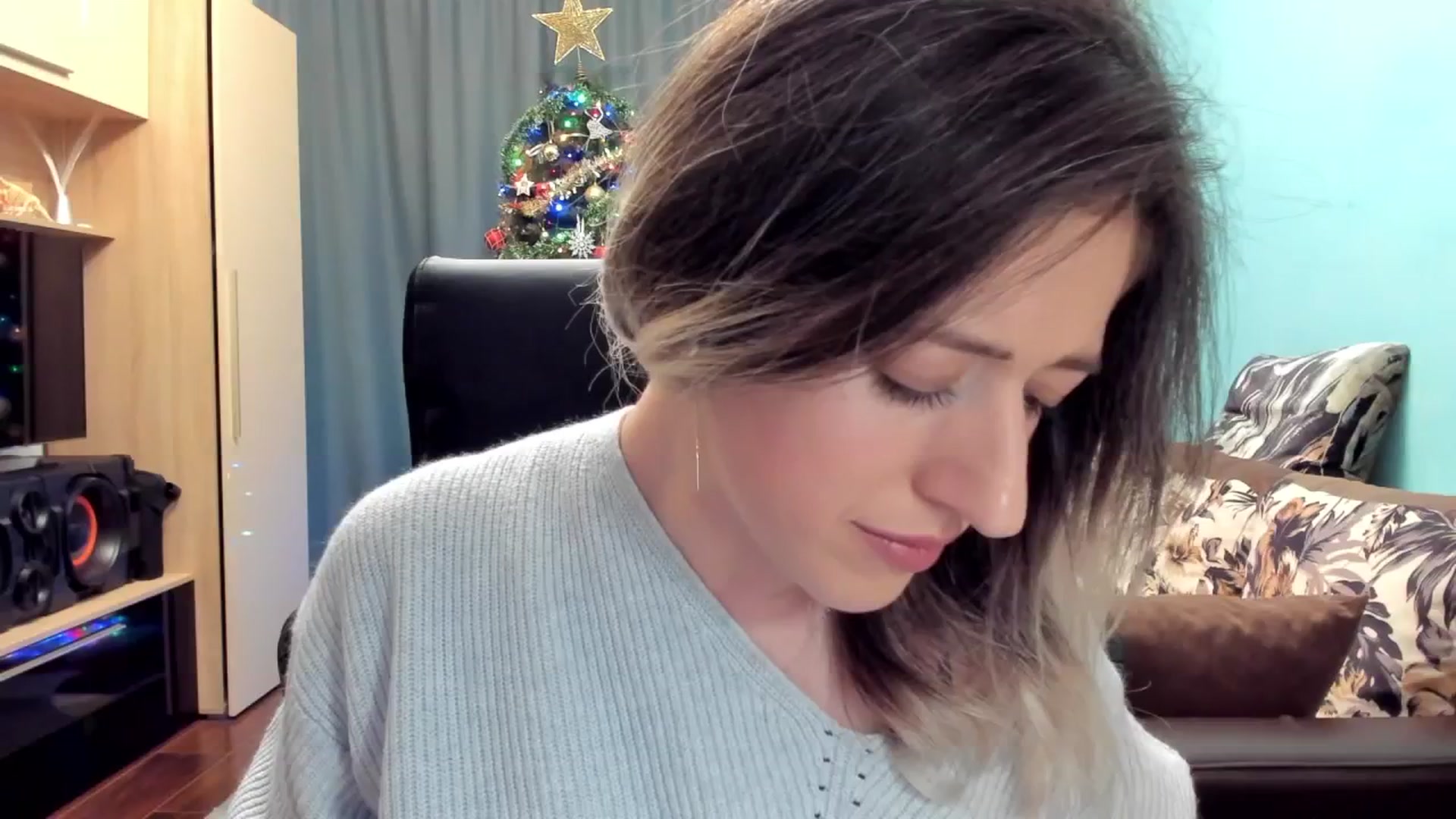 Gallery image thumbnail from SweetDelia_'s myfreecams stream on, 11/29/2024, 01:15 image 1 of 20
