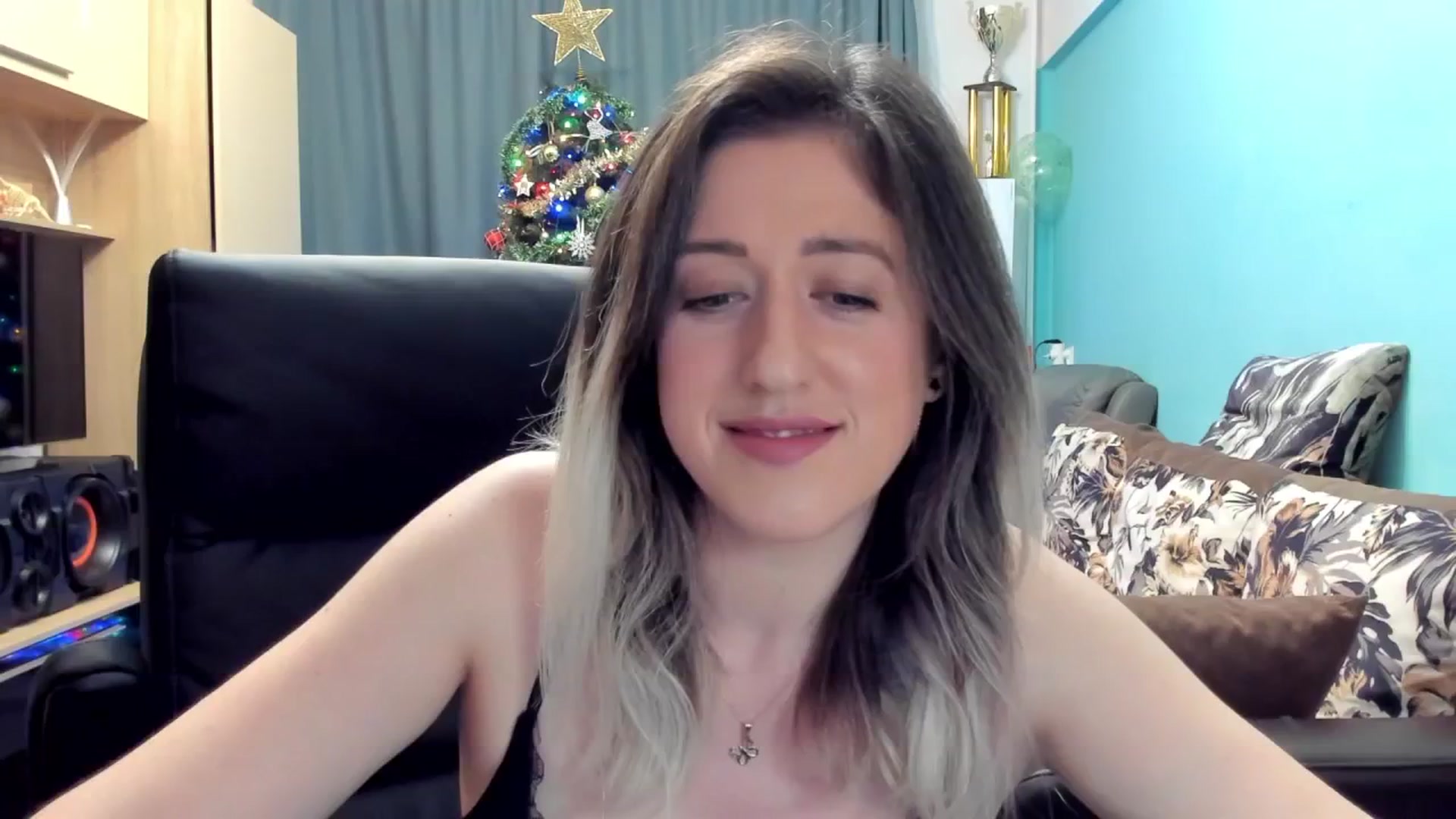 Gallery image thumbnail from SweetDelia_'s myfreecams stream on, 11/29/2024, 01:15 image 12 of 20