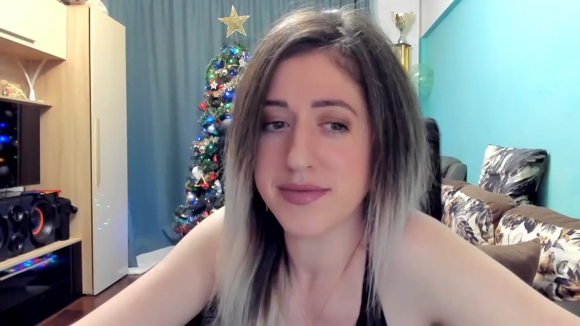 Gallery image thumbnail from SweetDelia_'s myfreecams stream on, 12/04/2024, 22:18 image 4 of 20