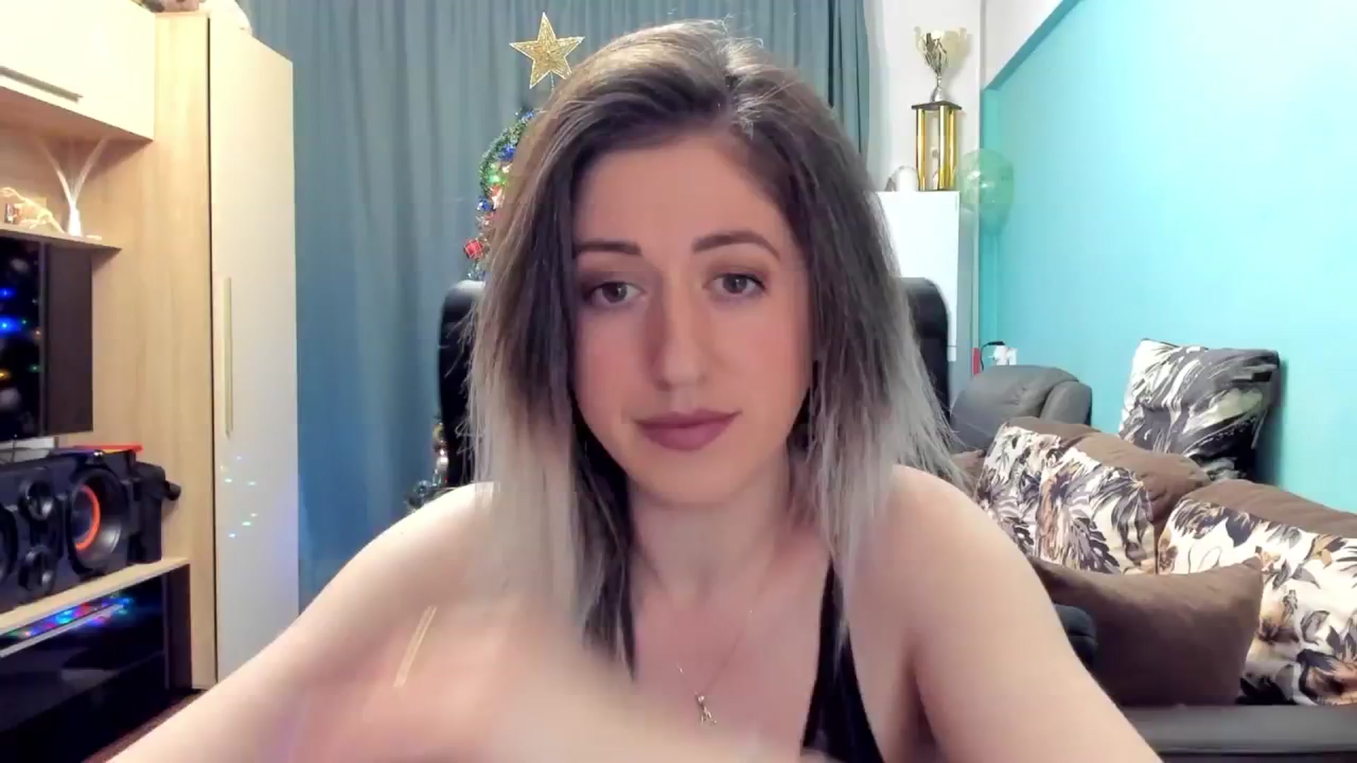 Gallery image thumbnail from SweetDelia_'s myfreecams stream on, 12/04/2024, 22:18 image 10 of 20
