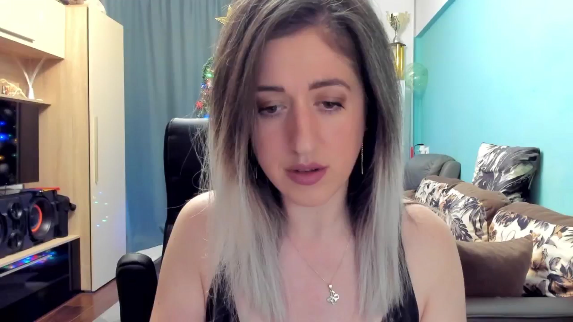 Gallery image thumbnail from SweetDelia_'s myfreecams stream on, 12/04/2024, 22:18 image 15 of 20