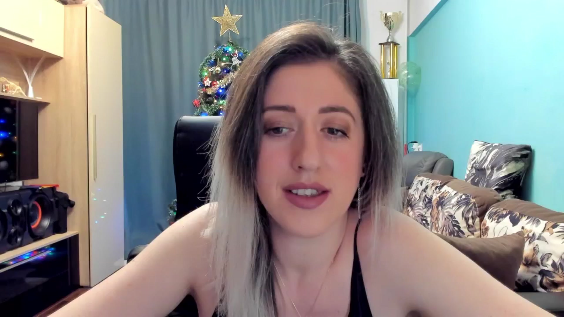 Gallery image thumbnail from SweetDelia_'s myfreecams stream on, 12/04/2024, 22:18 image 12 of 20