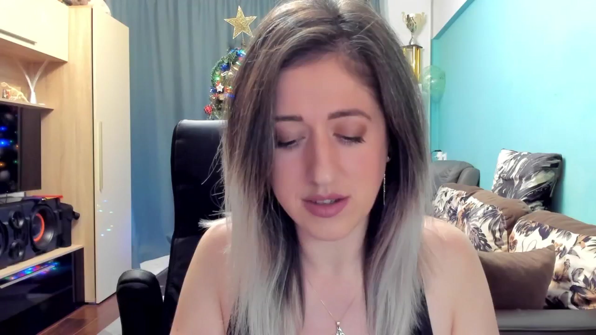 Gallery image thumbnail from SweetDelia_'s myfreecams stream on, 12/04/2024, 22:18 image 6 of 20