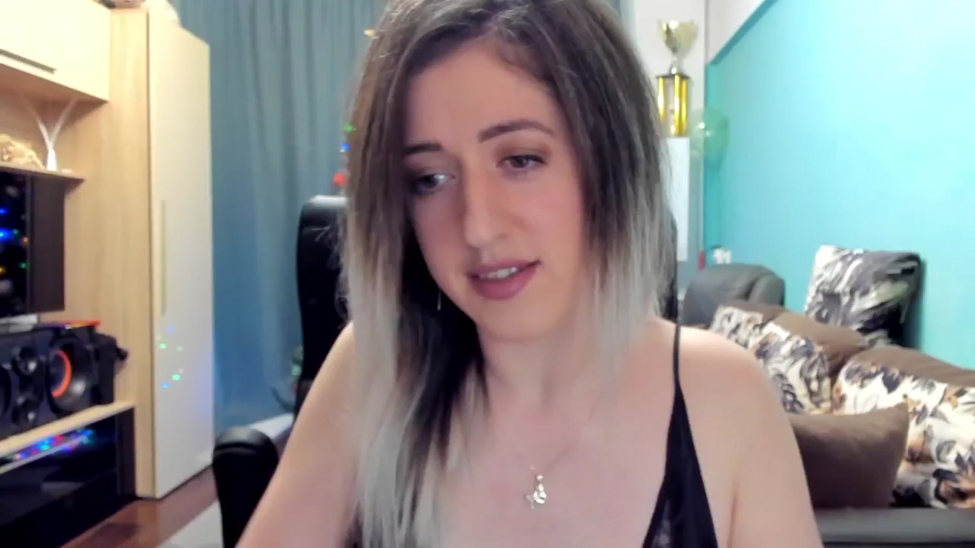 Gallery image thumbnail from SweetDelia_'s myfreecams stream on, 12/04/2024, 22:18 image 3 of 20