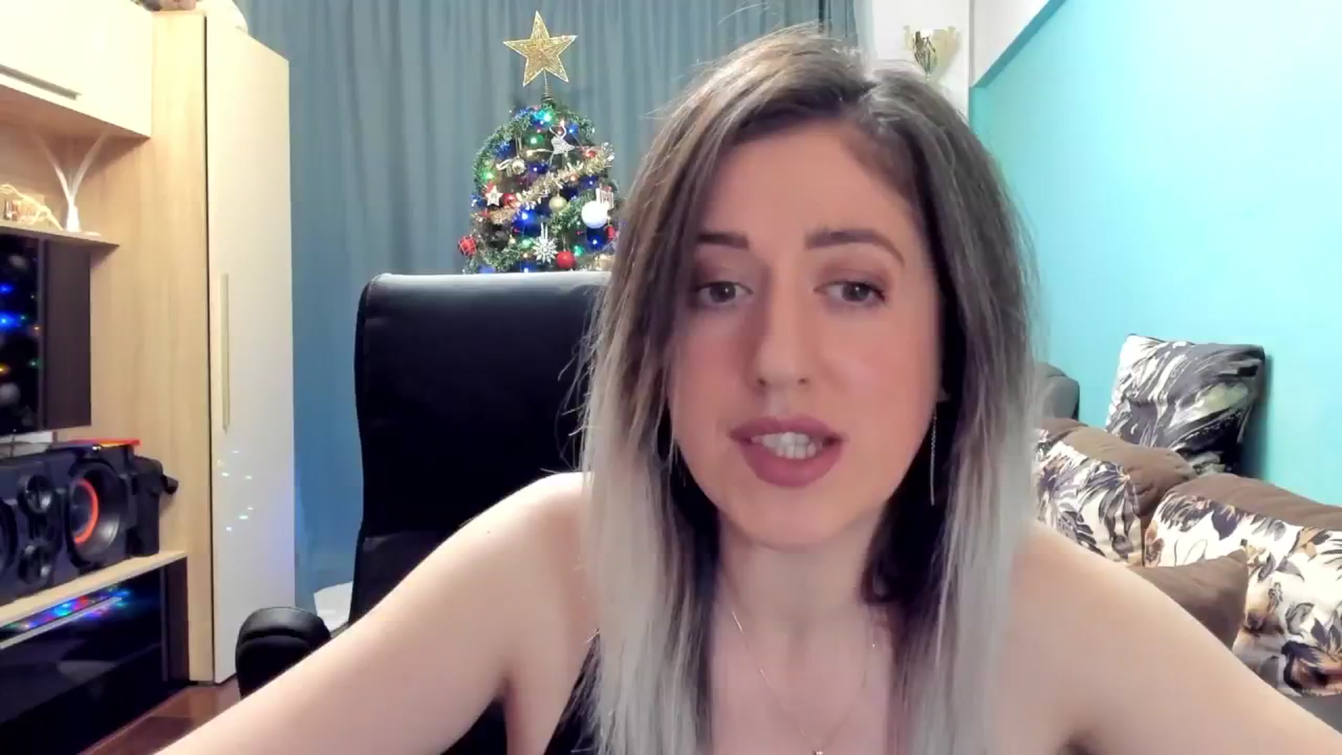 Gallery image thumbnail from SweetDelia_'s myfreecams stream on, 12/04/2024, 22:18 image 17 of 20