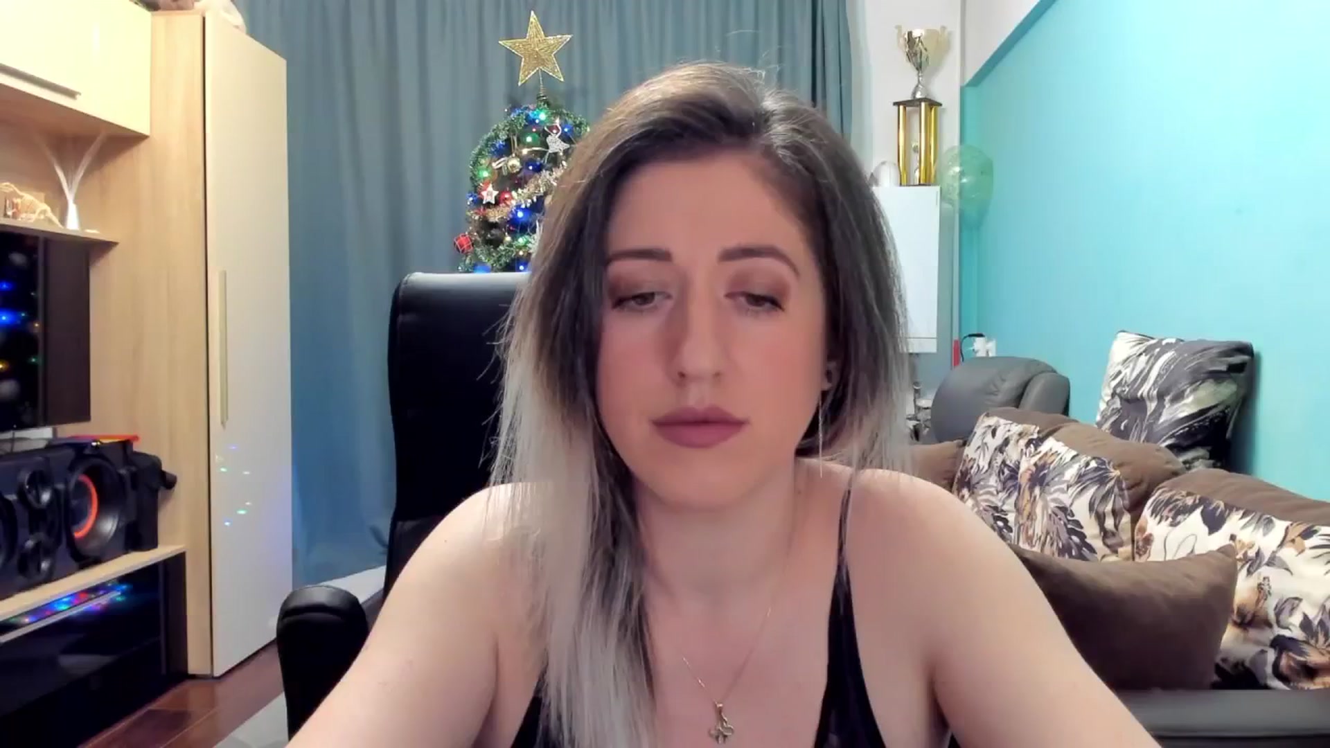 Gallery image thumbnail from SweetDelia_'s myfreecams stream on, 12/04/2024, 22:18 image 11 of 20