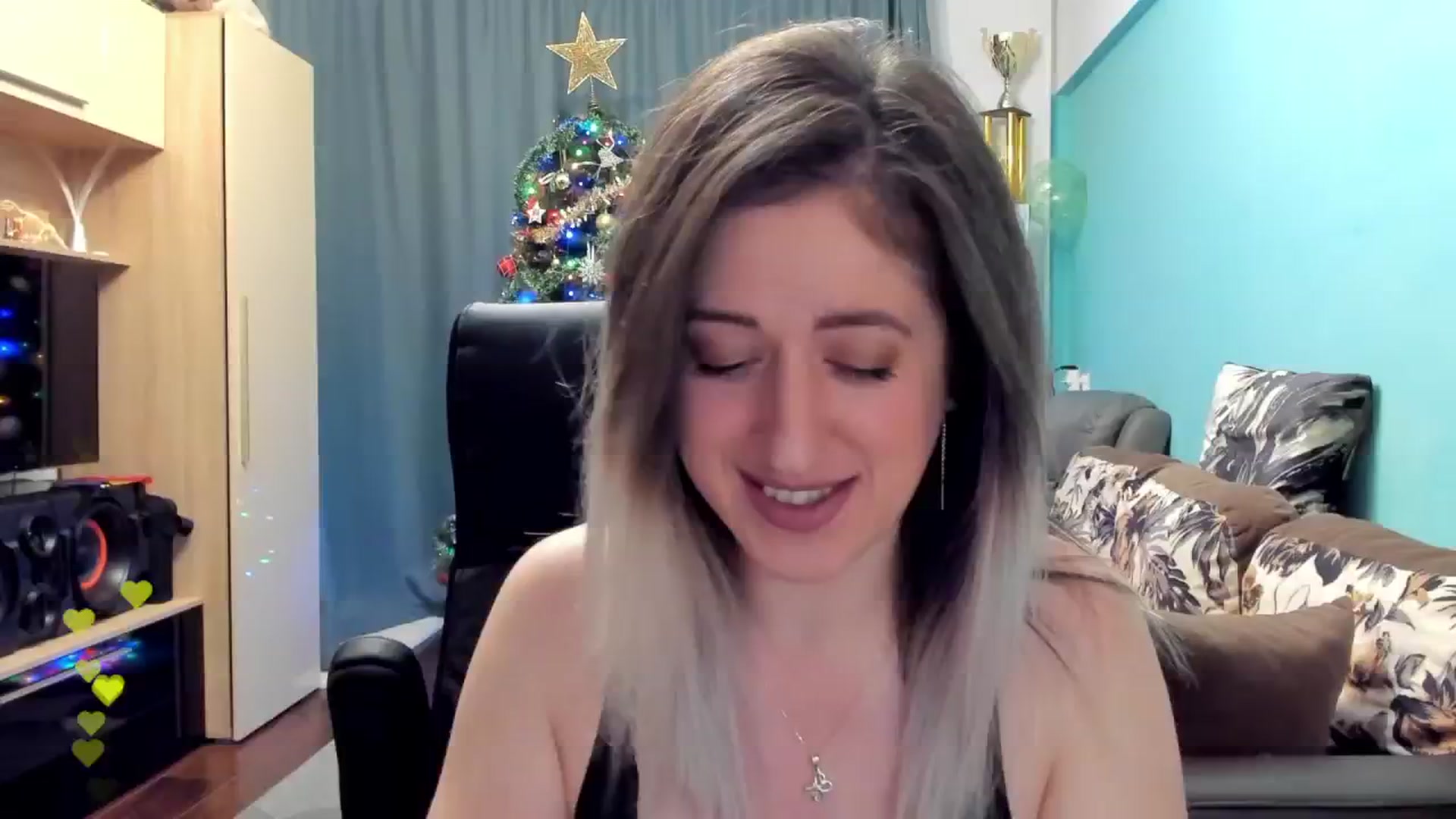 Gallery image thumbnail from SweetDelia_'s myfreecams stream on, 12/04/2024, 22:18 image 13 of 20