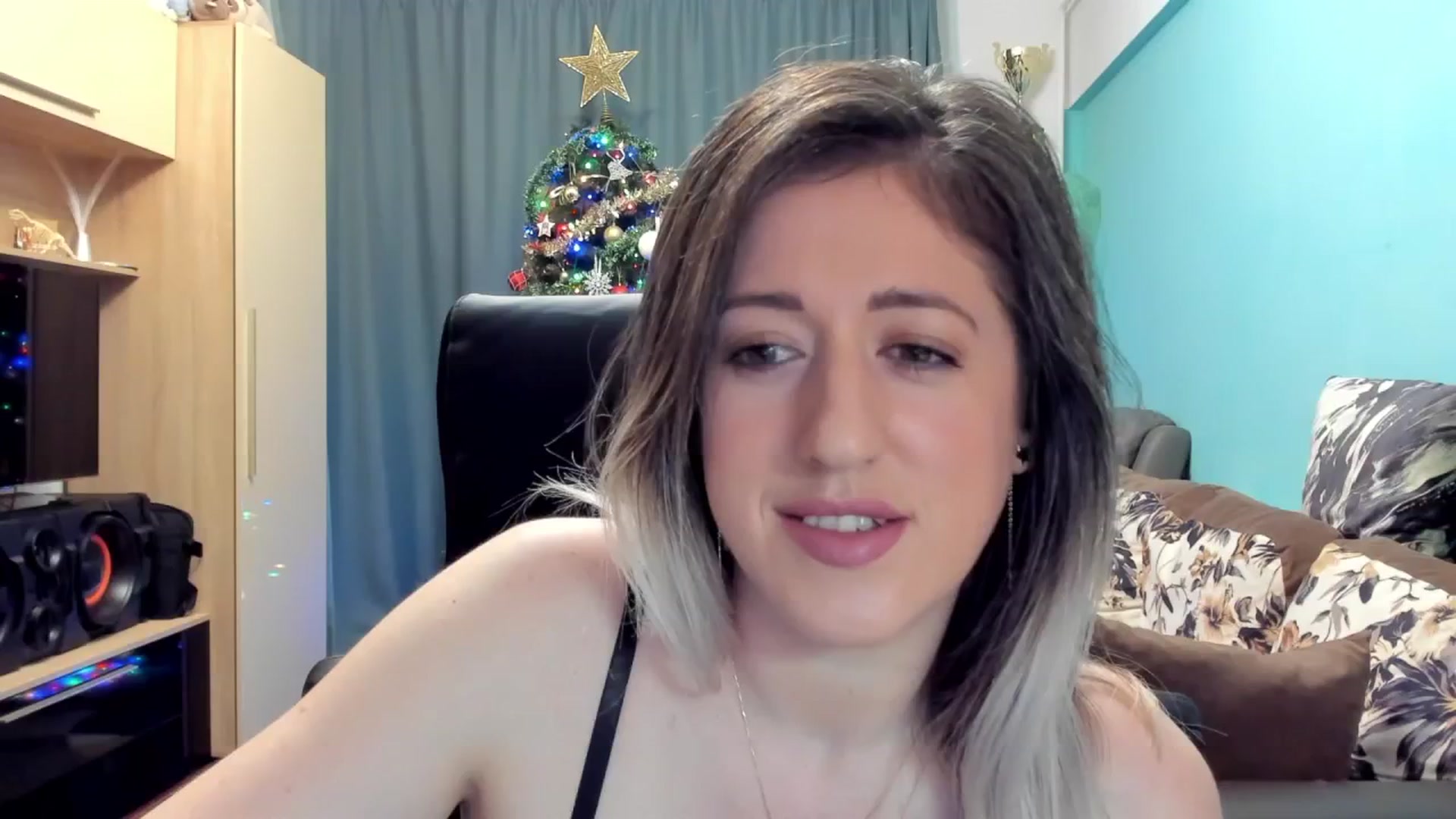 Gallery image thumbnail from SweetDelia_'s myfreecams stream on, 12/09/2024, 01:16 image 4 of 20