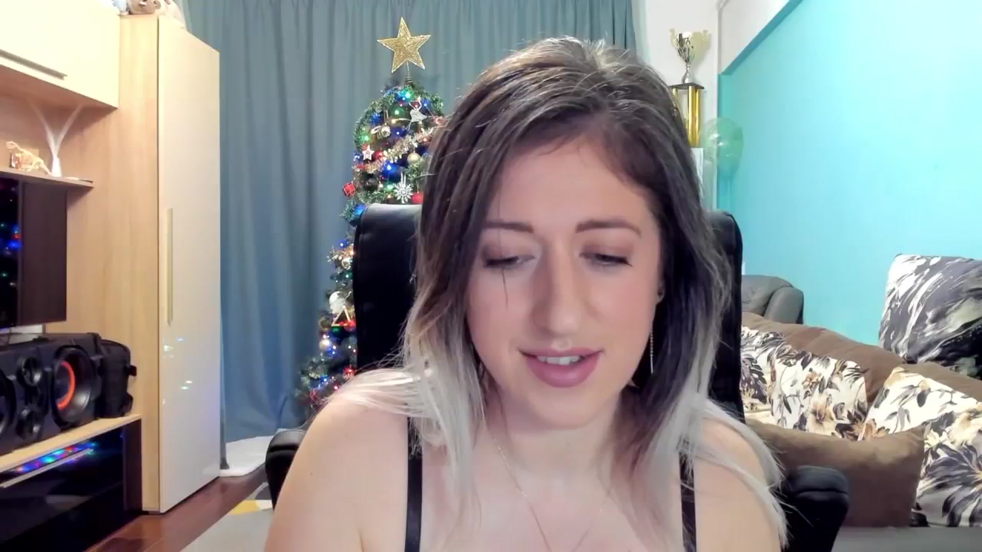 Gallery image thumbnail from SweetDelia_'s myfreecams stream on, 12/09/2024, 01:16 image 16 of 20