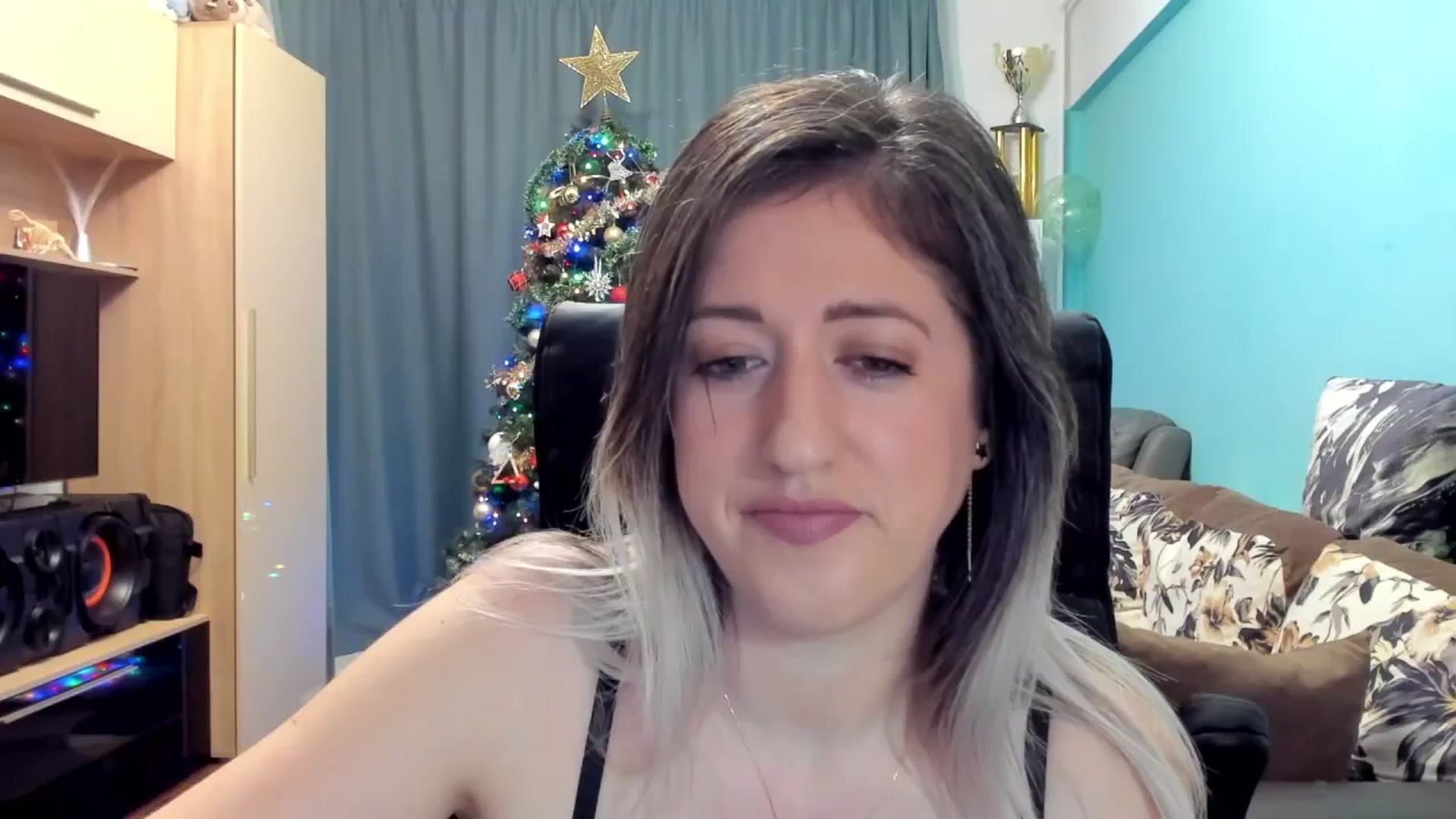Gallery image thumbnail from SweetDelia_'s myfreecams stream on, 12/09/2024, 01:16 image 17 of 20