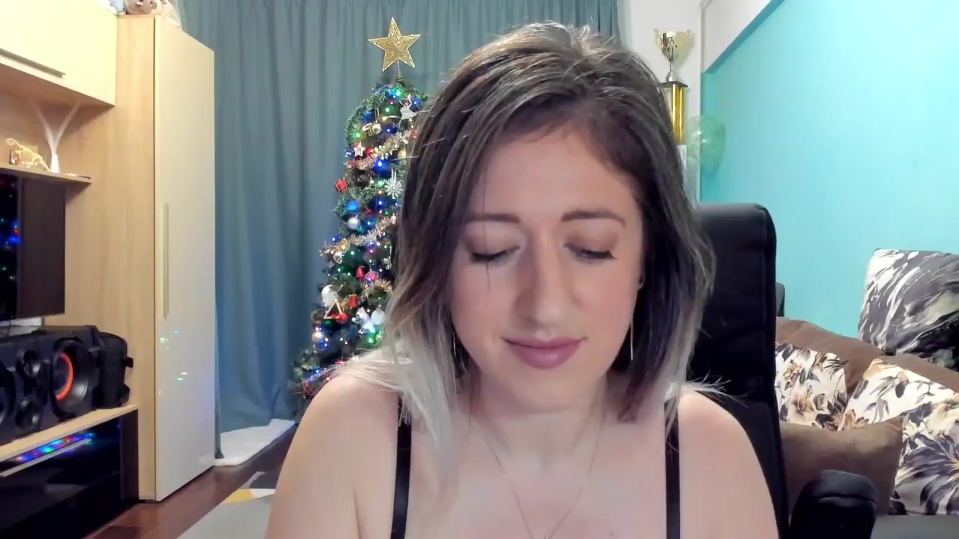 Gallery image thumbnail from SweetDelia_'s myfreecams stream on, 12/09/2024, 01:16 image 13 of 20