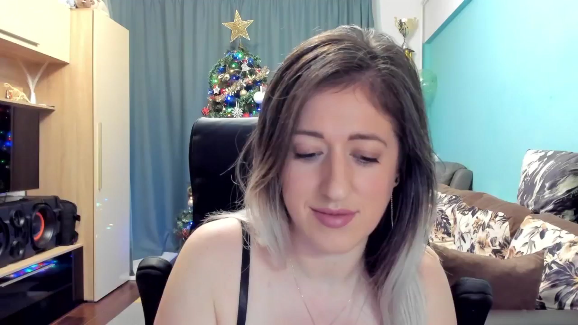 Gallery image thumbnail from SweetDelia_'s myfreecams stream on, 12/09/2024, 01:16 image 5 of 20