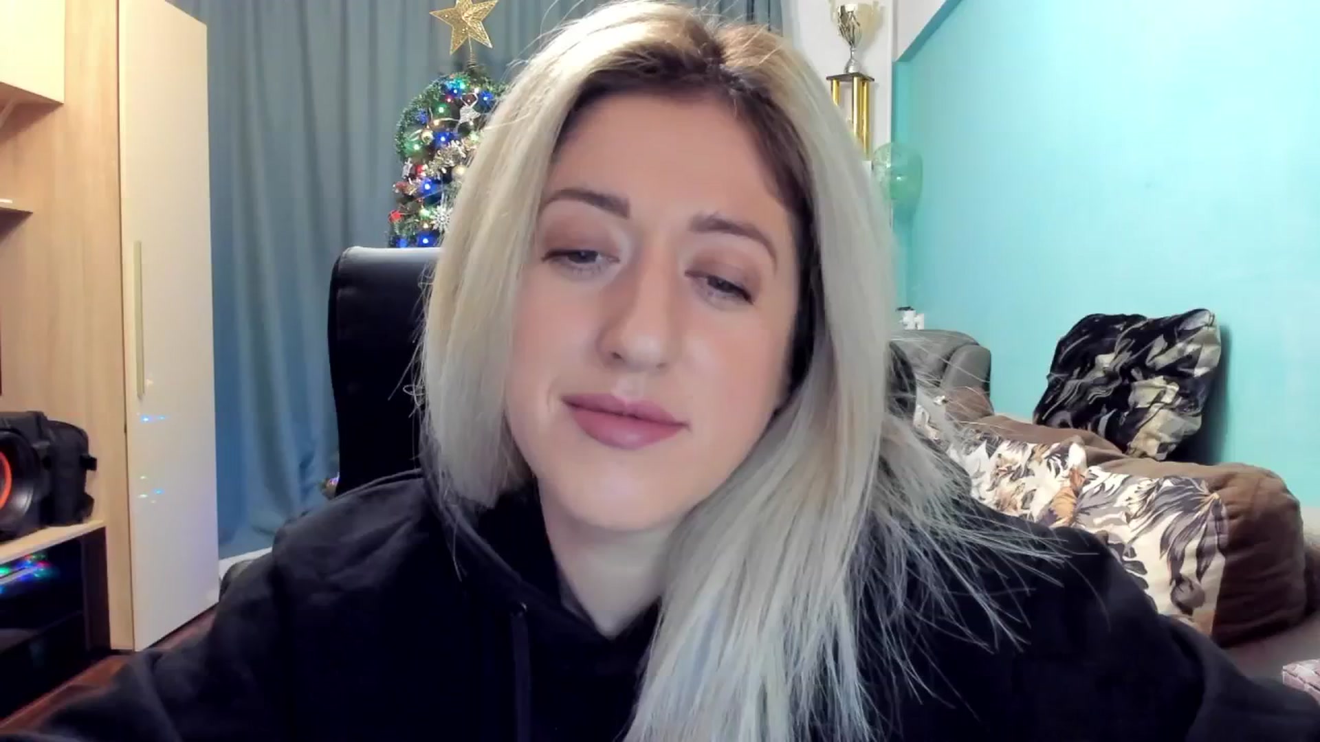 Gallery image thumbnail from SweetDelia_'s myfreecams stream on, 12/23/2024, 01:07 image 15 of 20
